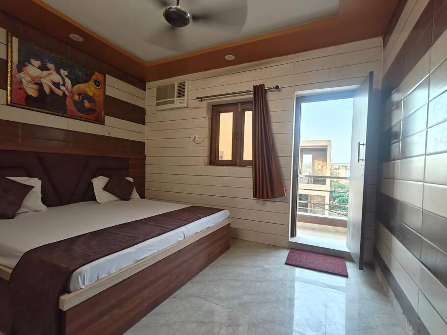 Vats - Top Rated Homestay Villa Vrindavan