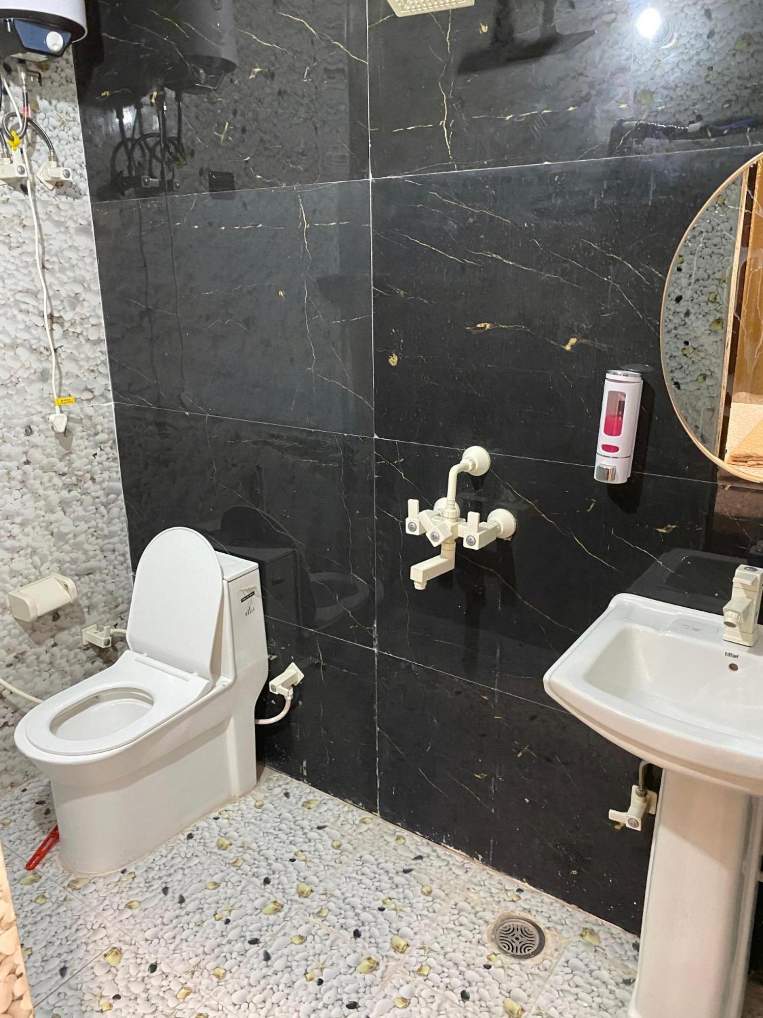 Vats - Top Rated Homestay Villa