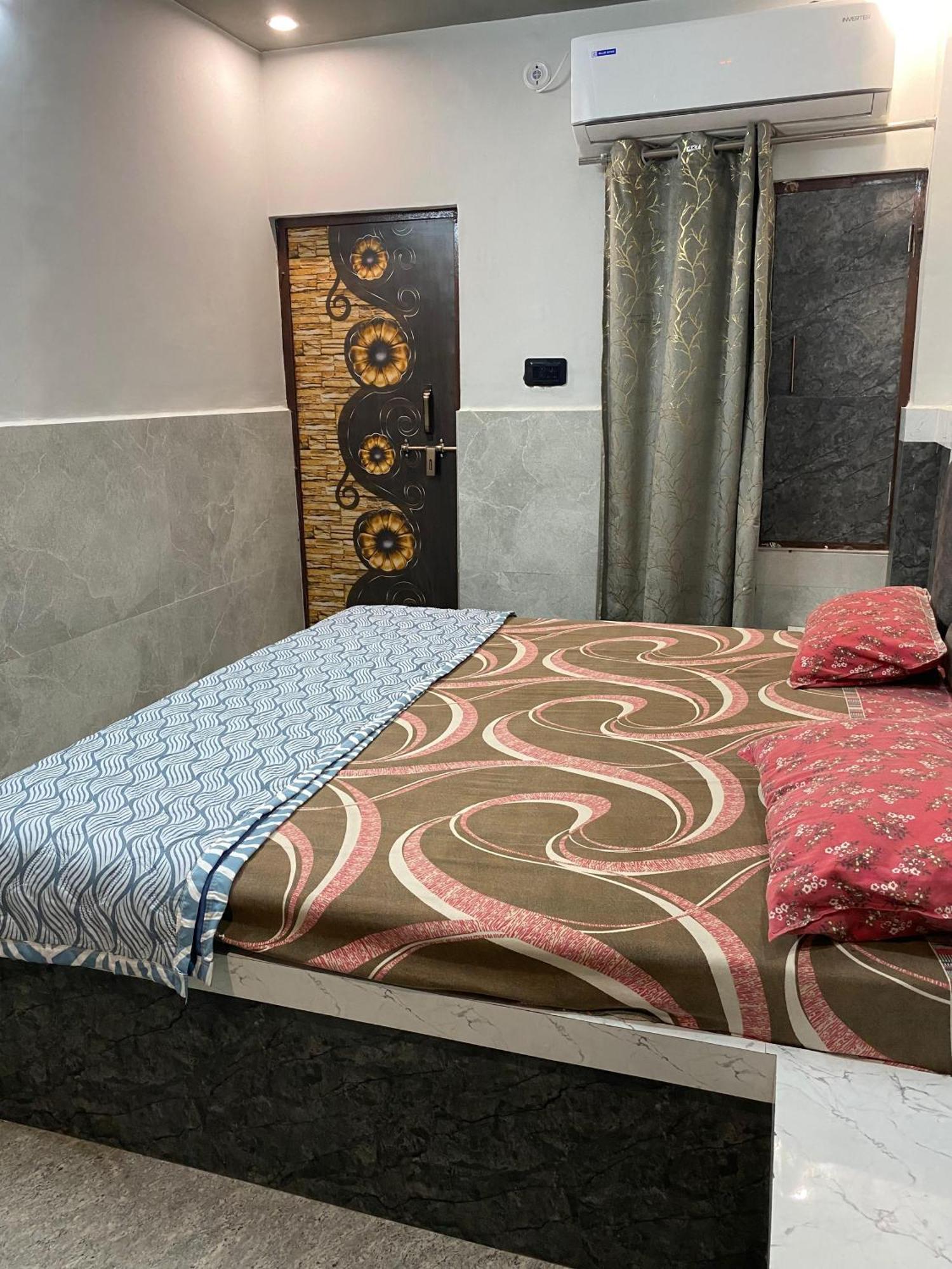 Villa Vats - Top Rated Homestay Vrindavan